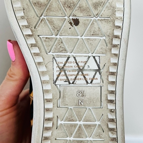 Real Calf fur and leather sz 8.5 Vaneli sport Leopard Print Slip-On Sneakers - Picture 5 of 6